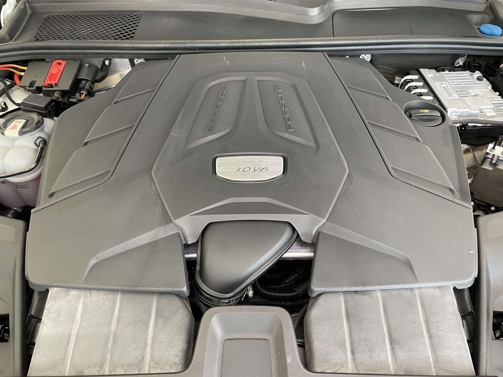 2023 Porsche Cayenne Platinum Edition