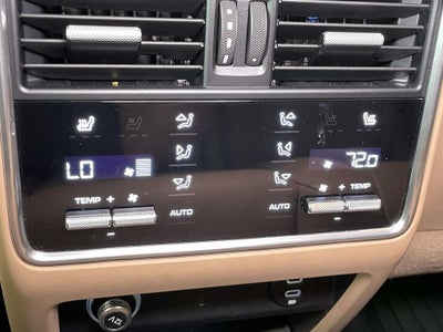 2023 Porsche Cayenne Platinum Edition