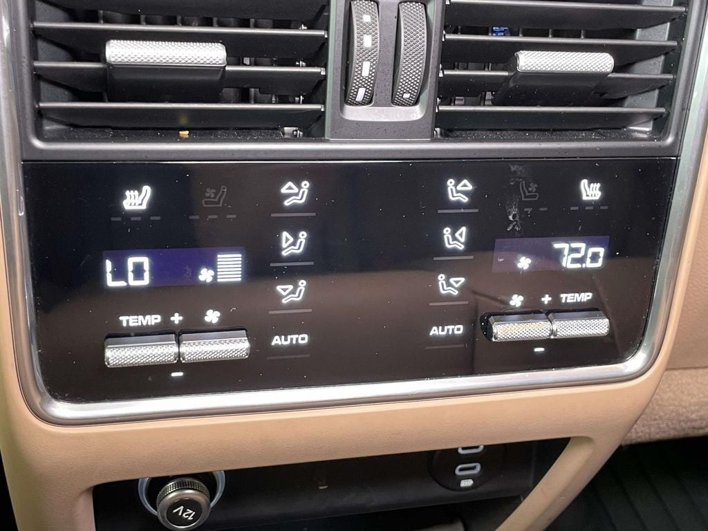 2023 Porsche Cayenne Platinum Edition