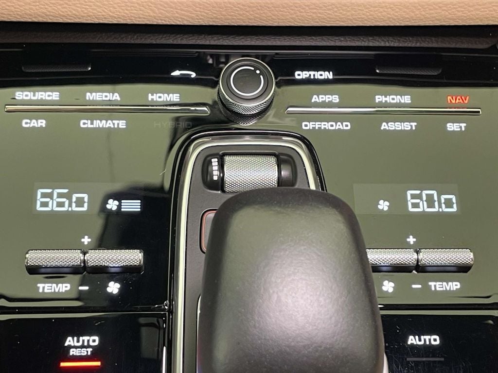 2023 Porsche Cayenne Platinum Edition