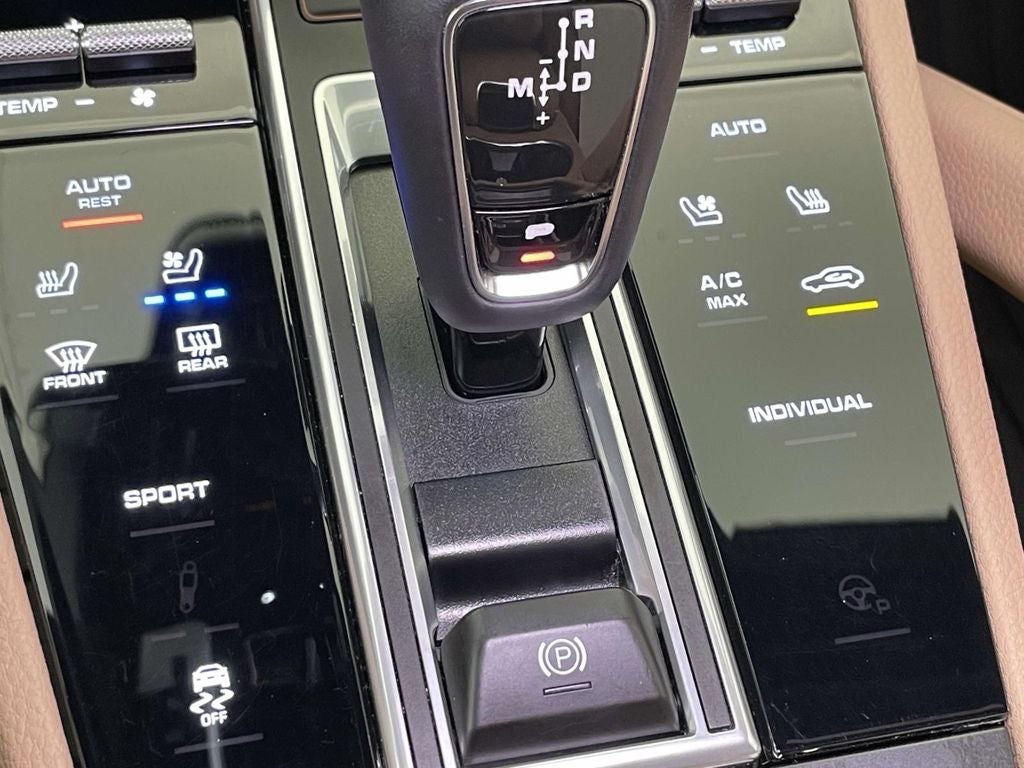 2023 Porsche Cayenne Platinum Edition