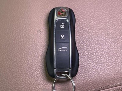 2023 Porsche Cayenne Platinum Edition
