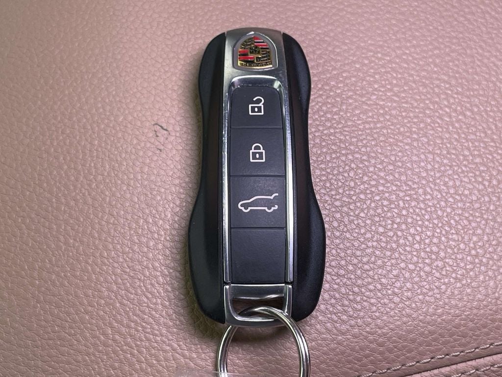 2023 Porsche Cayenne Platinum Edition