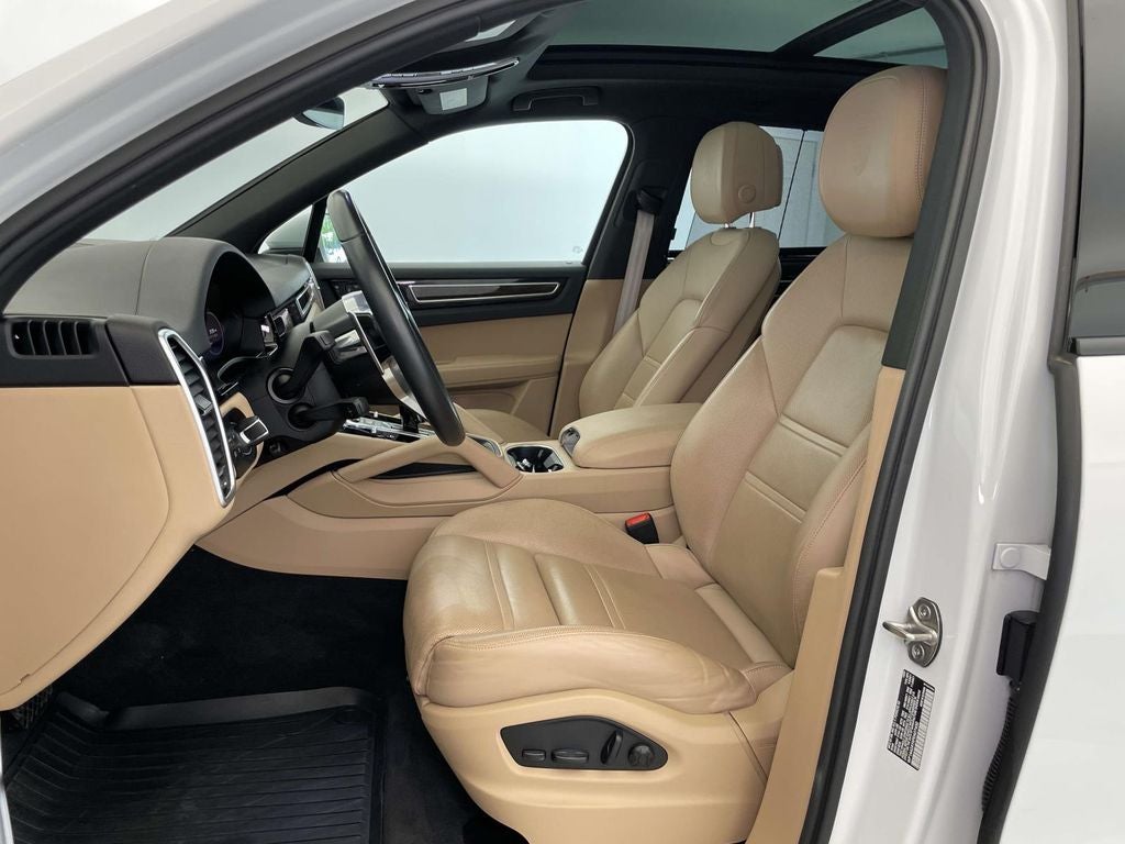 2023 Porsche Cayenne Platinum Edition