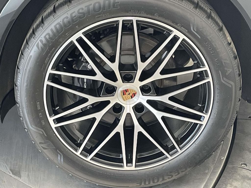 2025 Porsche Cayenne Base
