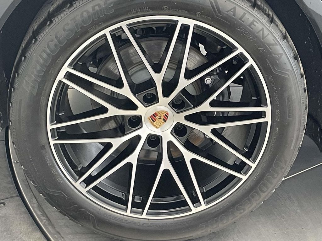 2025 Porsche Cayenne Base