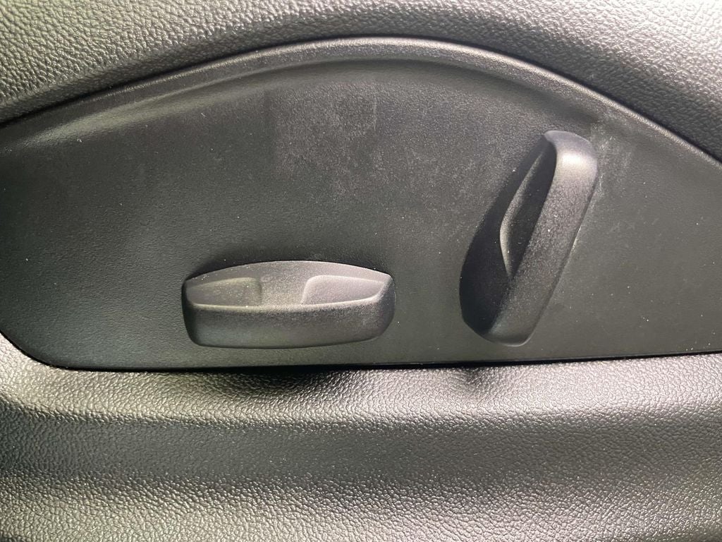 2025 Porsche Cayenne Base