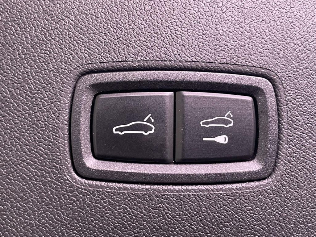 2025 Porsche Cayenne Base