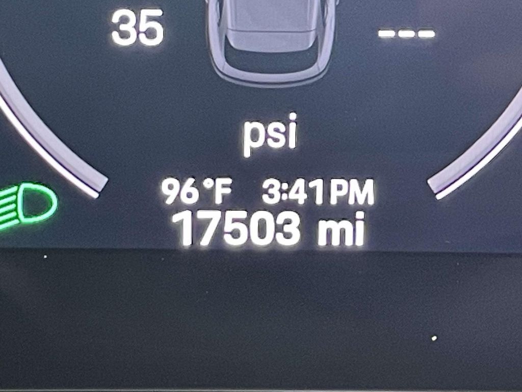 2025 Porsche Cayenne Base