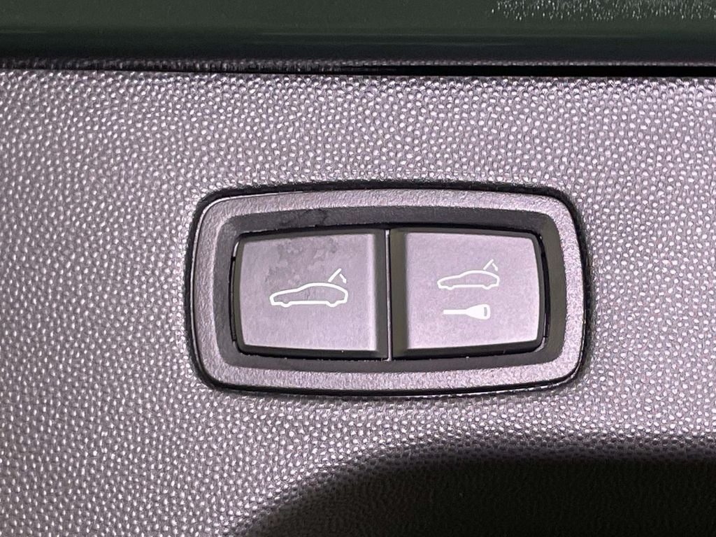 2025 Porsche Macan Electric 4