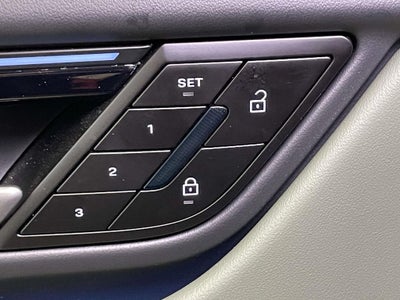 2025 Porsche Macan Electric 4