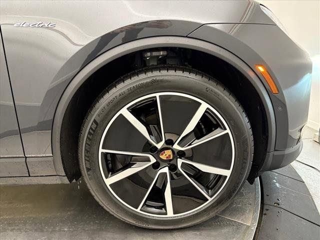 2024 Porsche Macan Electric 4