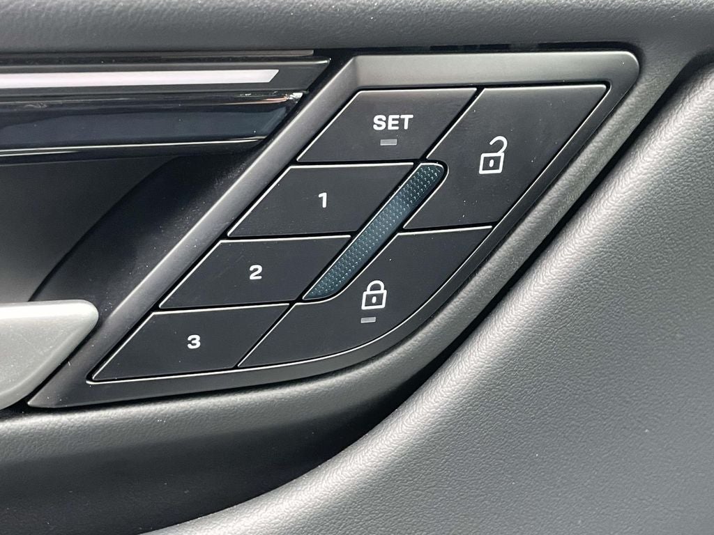 2024 Porsche Macan Electric 4