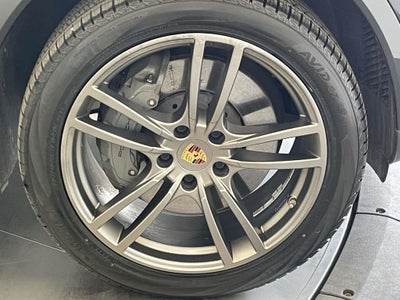 2023 Porsche Cayenne S Platinum Edition