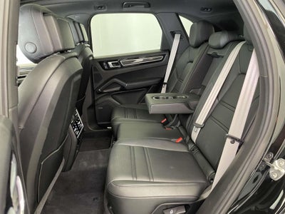 2023 Porsche Cayenne S Platinum Edition