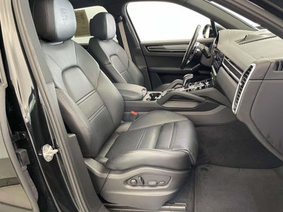 2023 Porsche Cayenne S Platinum Edition