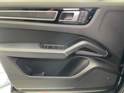 2023 Porsche Cayenne S Platinum Edition