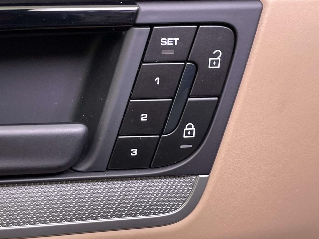 2024 Porsche Cayenne E-Hybrid Base
