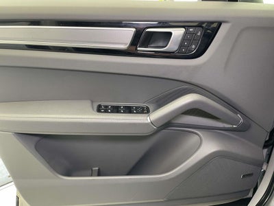 2023 Porsche Cayenne E-Hybrid Platinum Edition