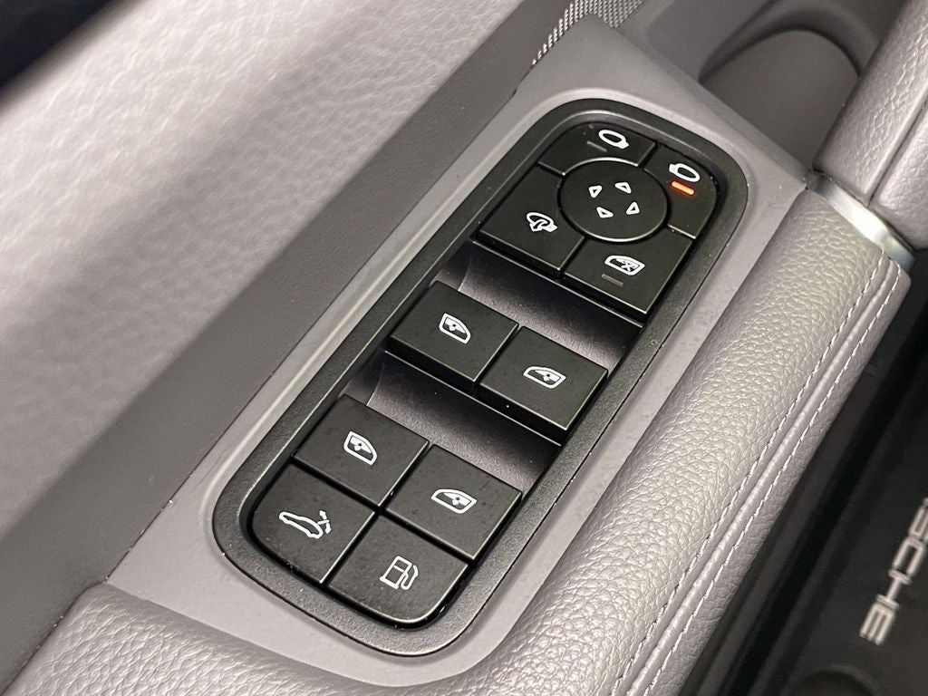 2023 Porsche Cayenne E-Hybrid Platinum Edition
