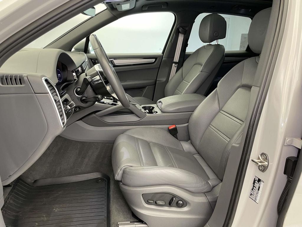 2023 Porsche Cayenne E-Hybrid Platinum Edition