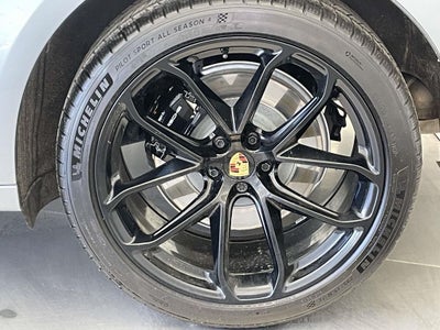 2025 Porsche Macan GTS