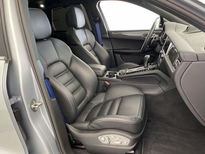 2025 Porsche Macan GTS