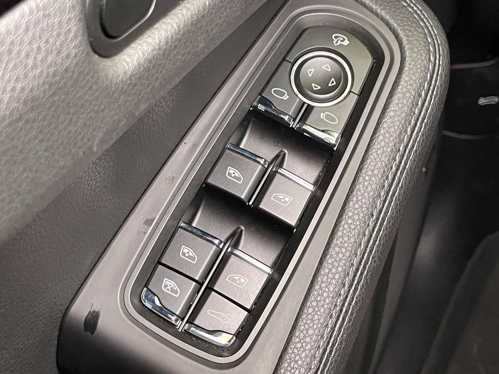 2023 Porsche Macan S