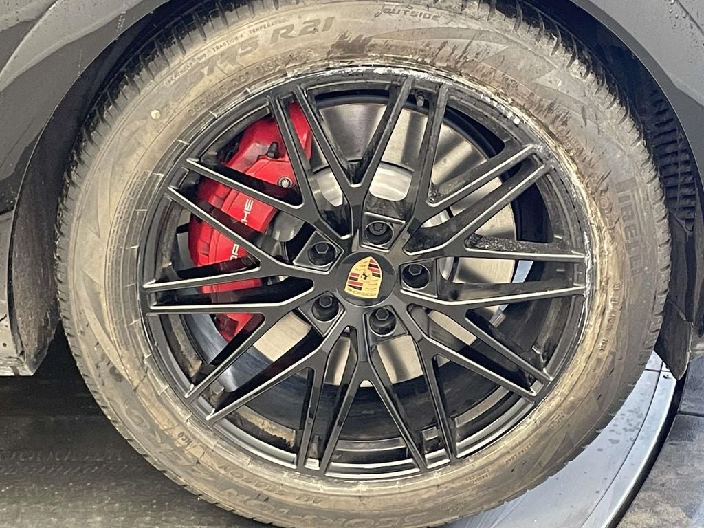 2025 Porsche Cayenne GTS