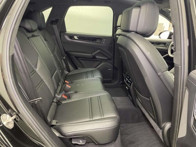 2025 Porsche Cayenne GTS