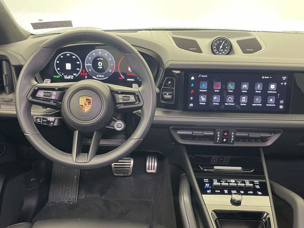 2025 Porsche Cayenne GTS