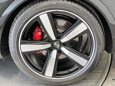 2025 Porsche Cayenne E-Hybrid Turbo