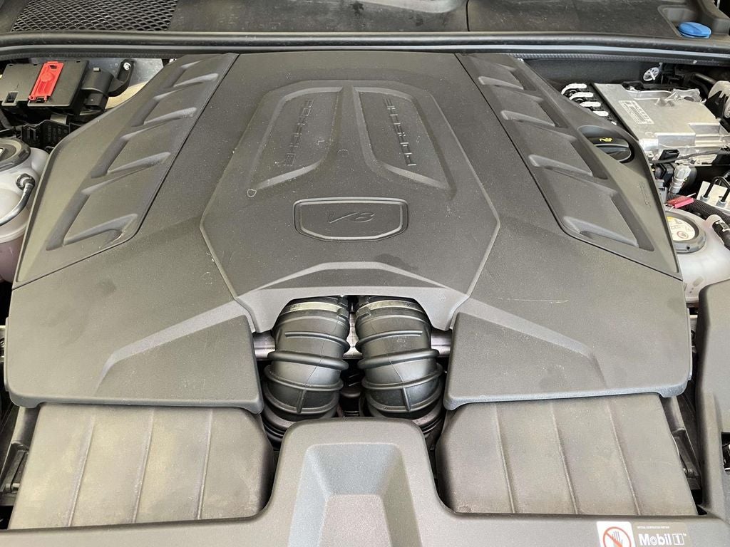 2025 Porsche Cayenne E-Hybrid Turbo