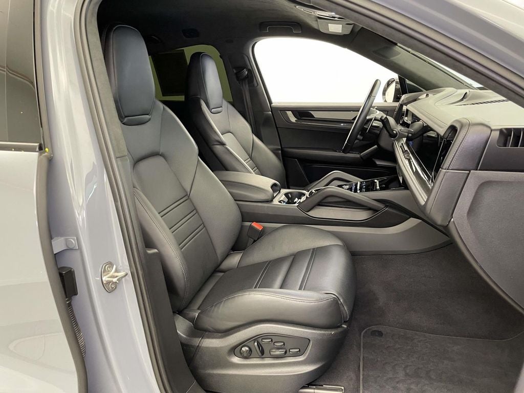 2024 Porsche Cayenne Coupe Turbo GT