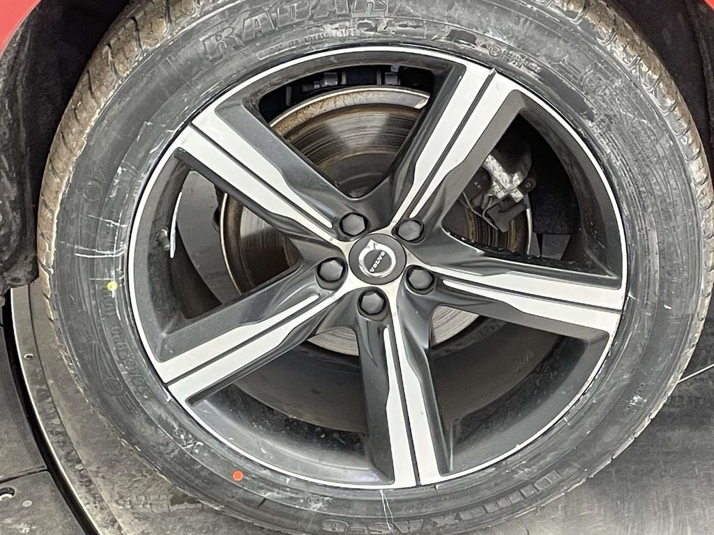 2019 Volvo XC90 T6 R-Design