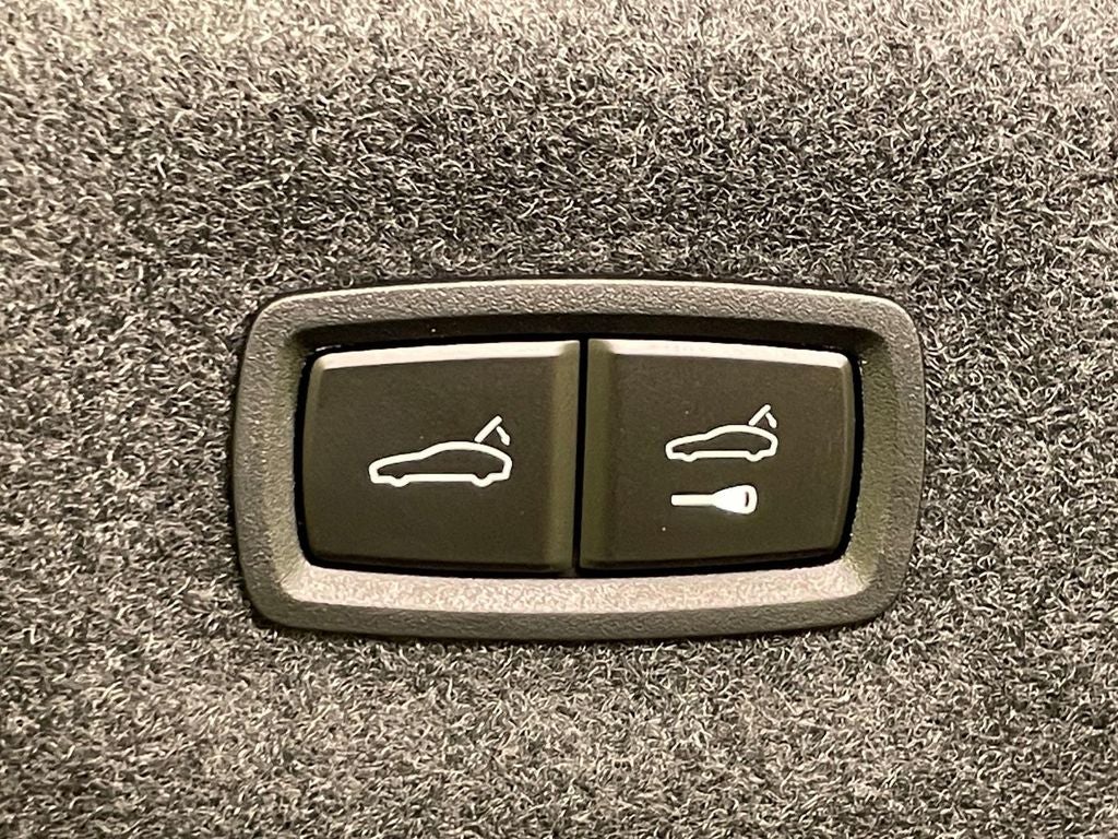 2025 Porsche Taycan 4