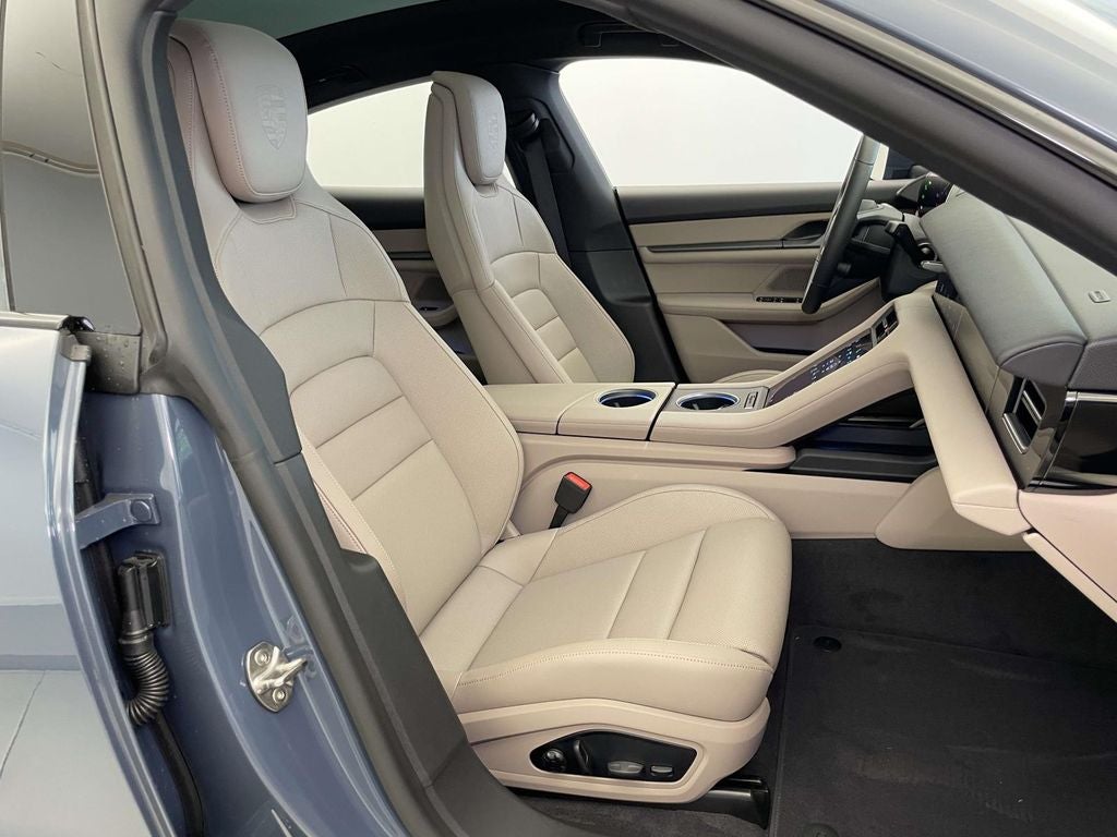 2025 Porsche Taycan 4