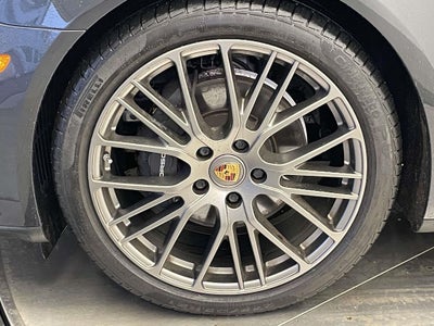 2022 Porsche Panamera 4 Platinum Edition