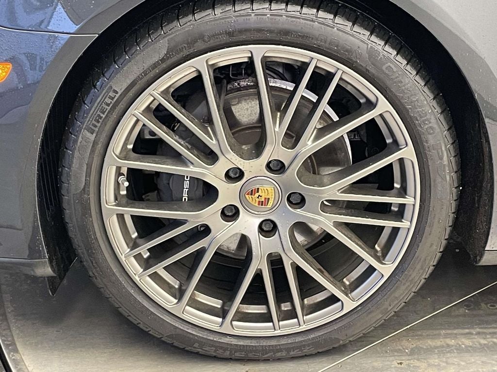 2022 Porsche Panamera 4 Platinum Edition