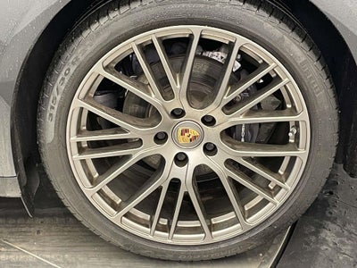2022 Porsche Panamera 4 Platinum Edition