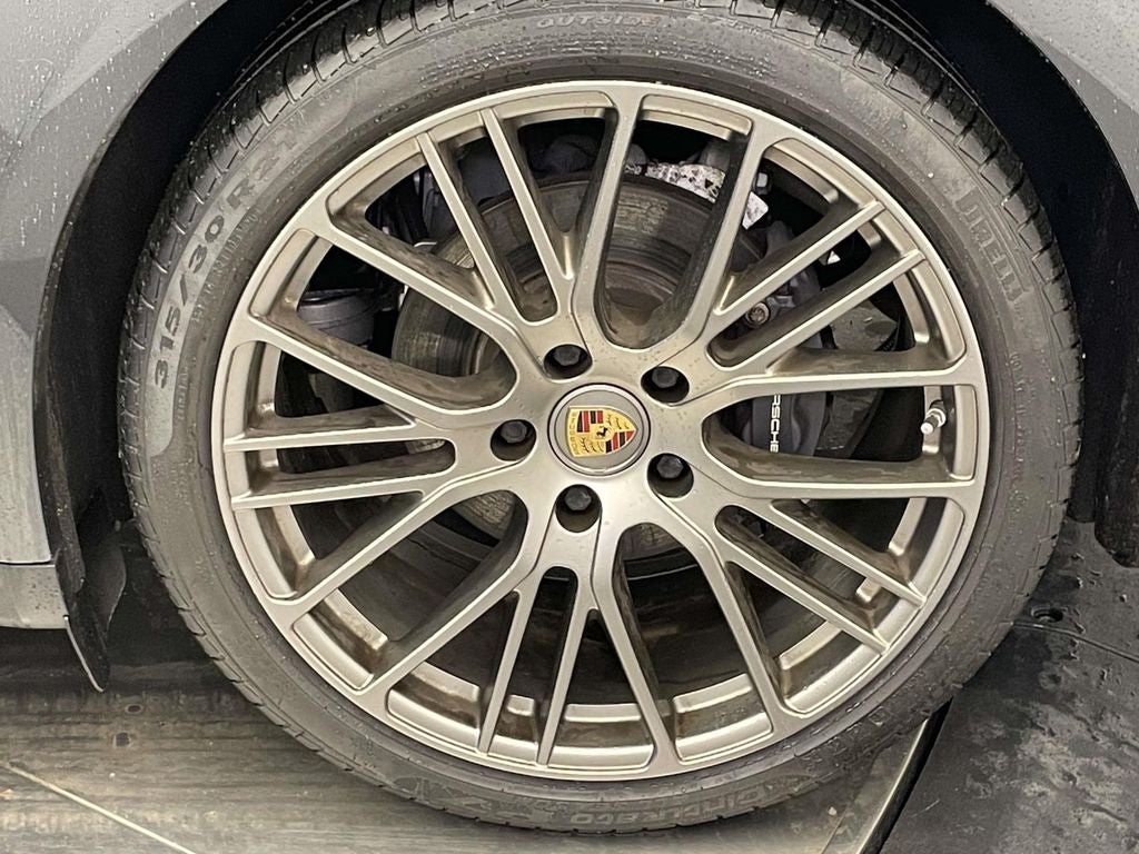 2022 Porsche Panamera 4 Platinum Edition