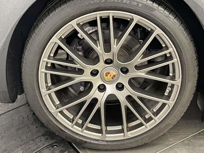 2022 Porsche Panamera 4 Platinum Edition