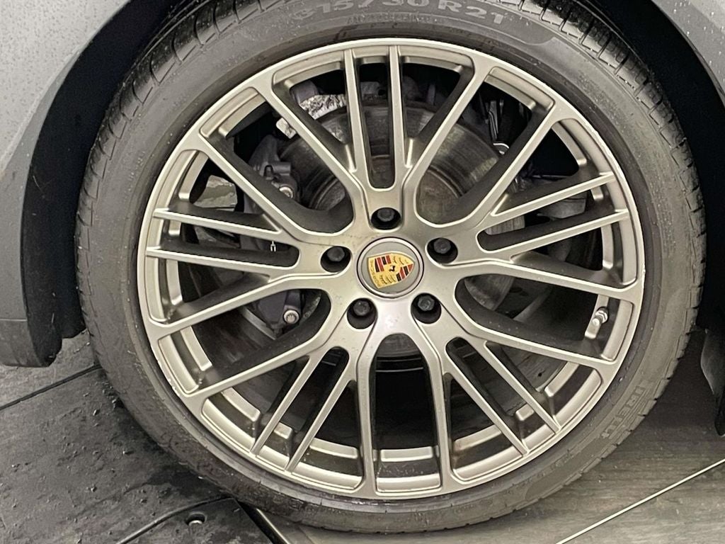 2022 Porsche Panamera 4 Platinum Edition
