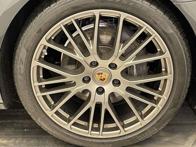 2022 Porsche Panamera 4 Platinum Edition