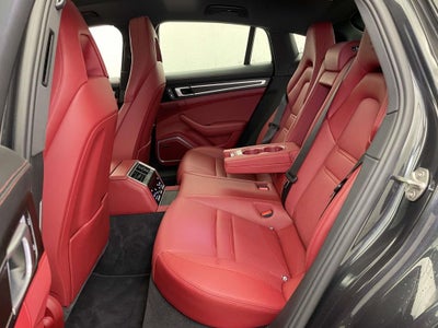 2022 Porsche Panamera 4 Platinum Edition
