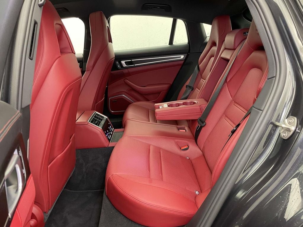 2022 Porsche Panamera 4 Platinum Edition