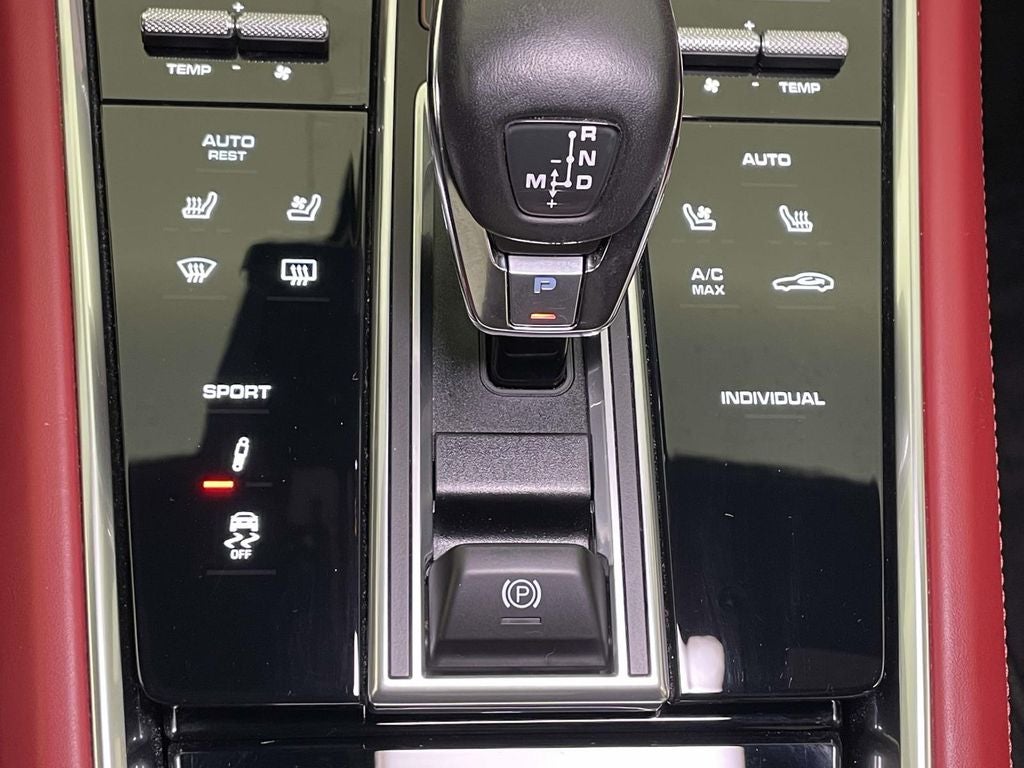 2022 Porsche Panamera 4 Platinum Edition