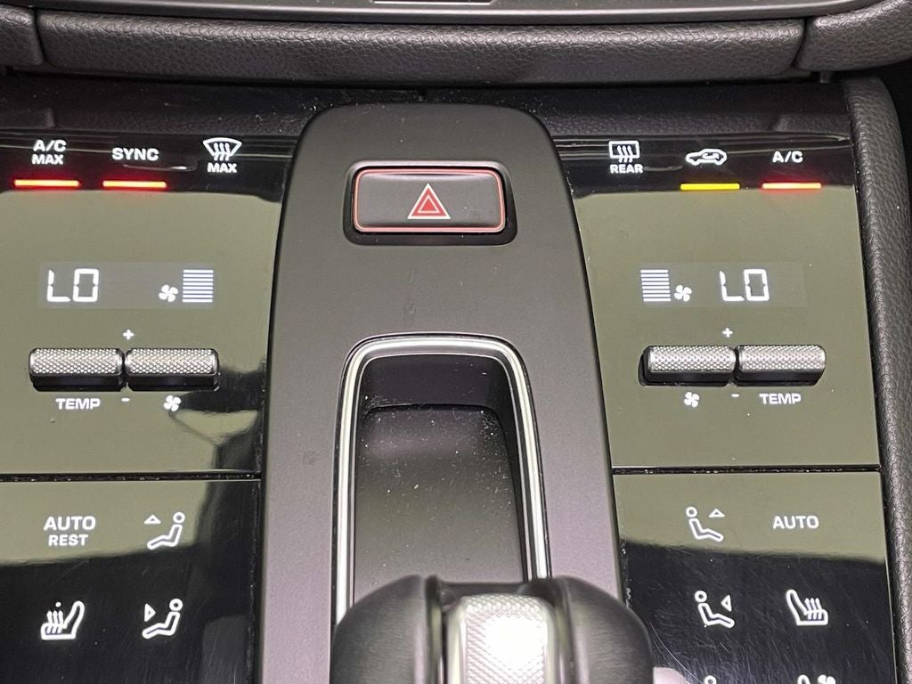 2023 Porsche Macan Base