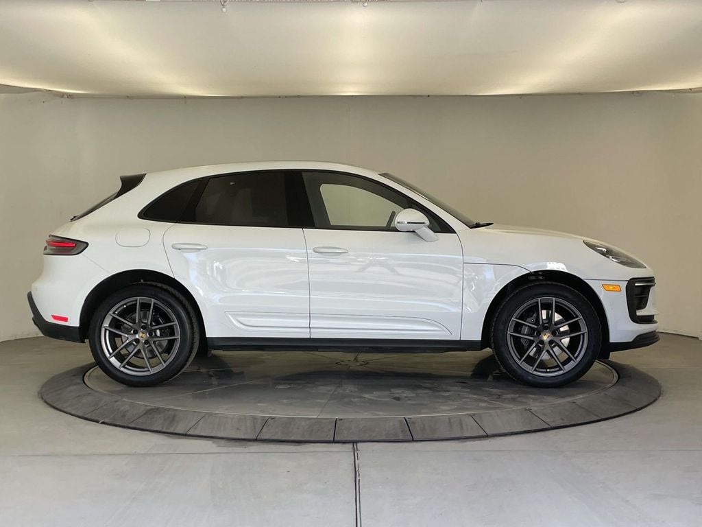 2023 Porsche Macan Base