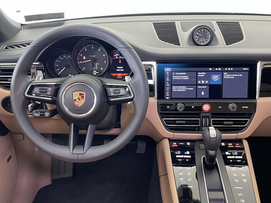 2026 Porsche Macan Base